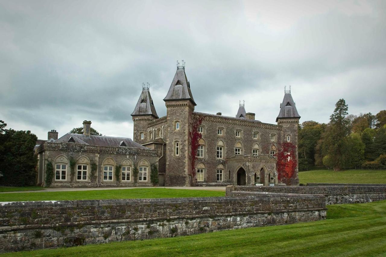 Brynawel Hotel Gwynfe Bagian luar foto